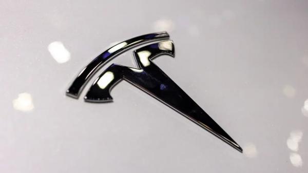Новый SUV Tesla на подходе: и минивэн больше не нужен будет