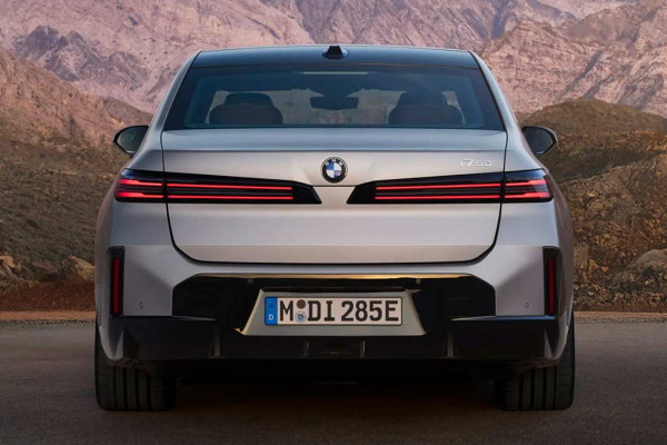 Обновленный BMW 7-Series (G70): самый комплексный рестайлинг в истории БМВ