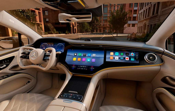Рестайлинговый электрокар Mercedes-Benz EQS стал мощнее и дальнобойнее