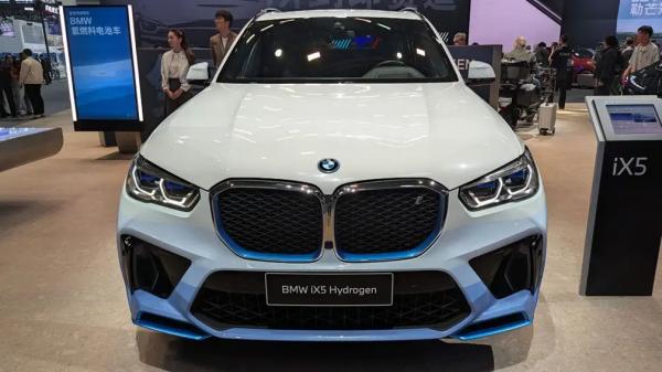 BMW iX5 Hydrogen &mdash; водородный флагман: премьера в столице Китая