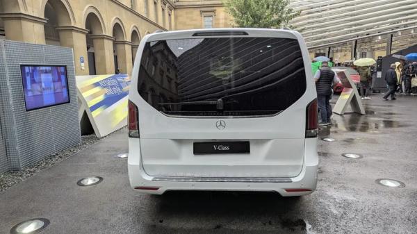 Viano 2008 года за цену коллекционного суперкара: что продают на Auto.ru