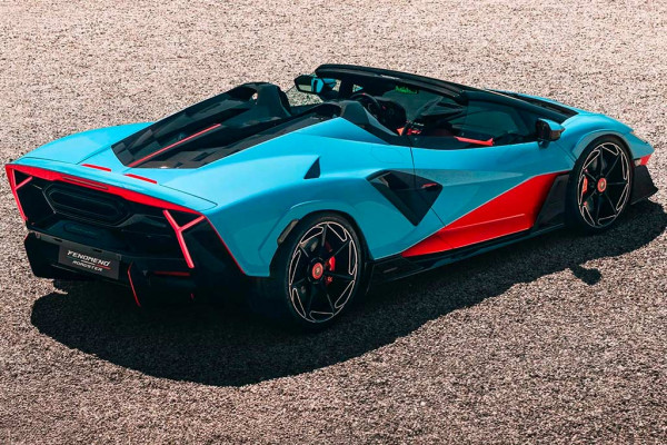 Lamborghini подготовила к своему 63-летию открытую версию суперкара Fenomeno