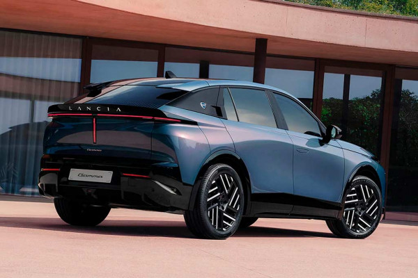 Lancia Gamma: итальянцы рассекретили новый купеобразный кроссовер