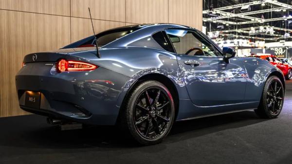 Даже когда машины полетят, MX-5 должен вызывать улыбку: Mazda раскрыла цель