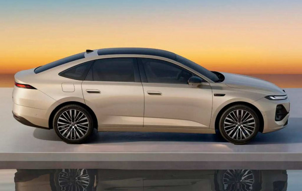 VW ID Era 5S: гибридный седан с запасом хода свыше 2 000 км