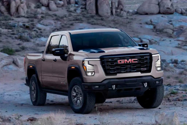 Американцы рассекретили пикап GMC Sierra шестого поколения Американцы рассекретили пикап GMC Sierra шестого поколения