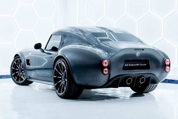 Британцы представили стильную двухдверку AC Cobra GT Coupe