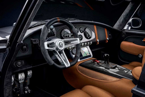 Британцы представили стильную двухдверку AC Cobra GT Coupe
