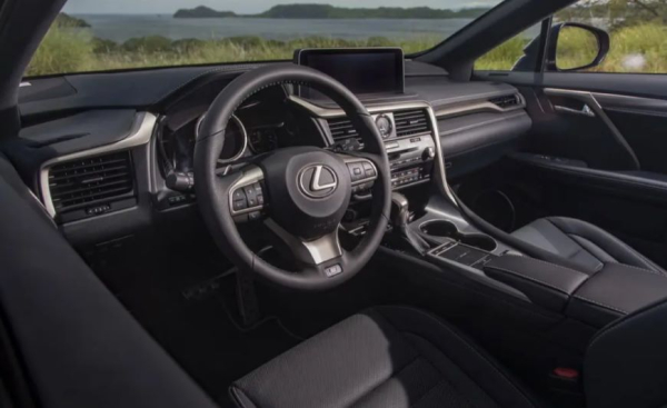 Эксперт &laquo;ЗР&raquo; Зиновьев выделил сильные и слабые стороны подержанного Lexus RX