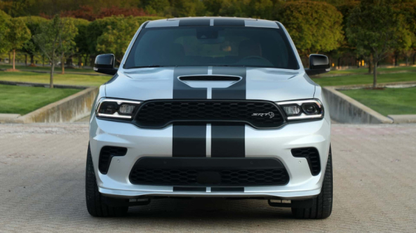 На покупку внедорожника Dodge Durango действует большая скидка. Сколько можно сэкономить