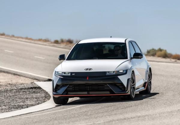 Покупая электрический Hyundai Ioniq 5 N вы получите бесплатное зарядное устройство для дома 